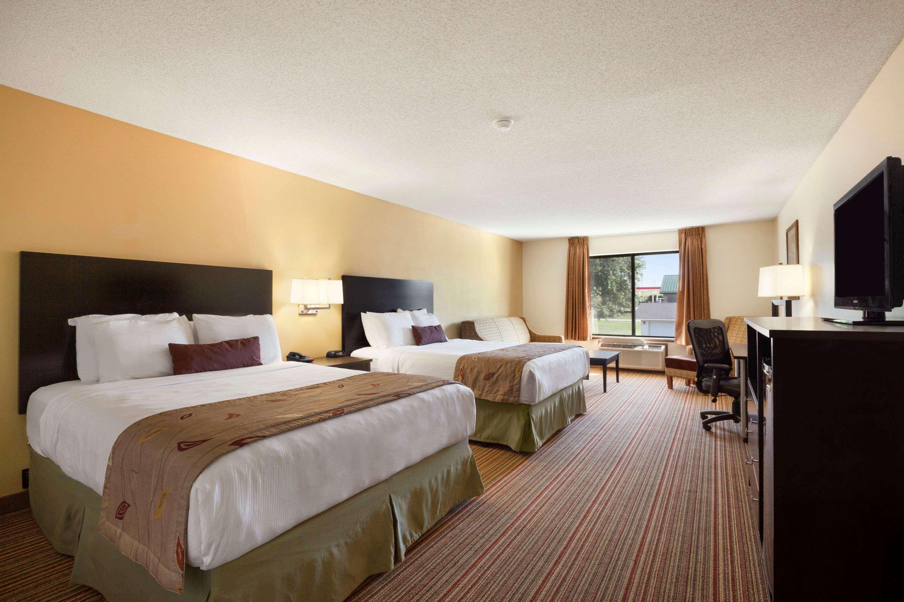 Hotel Ramada By Wyndham Wisconsin Dells I-90 Exterior foto