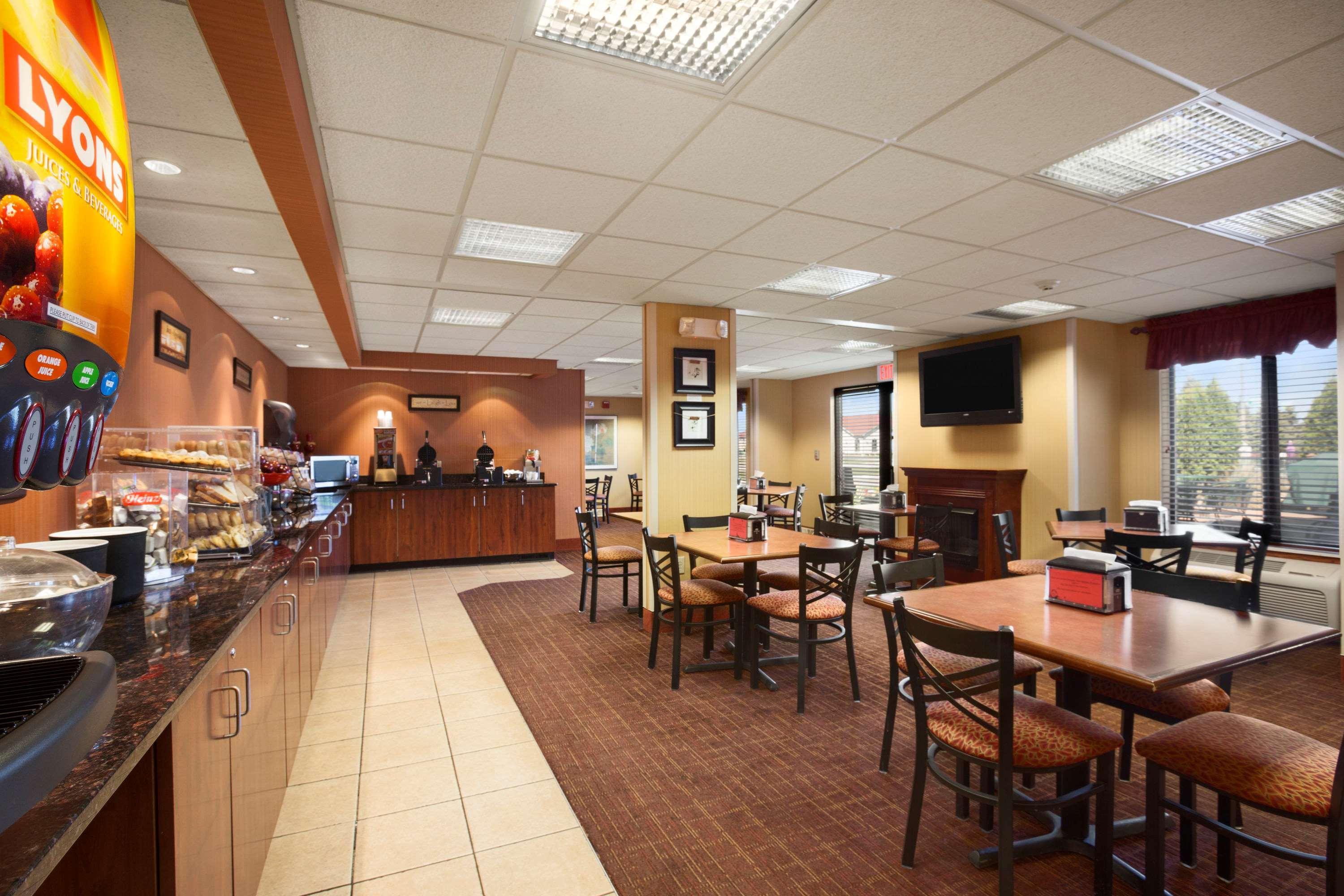 Hotel Ramada By Wyndham Wisconsin Dells I-90 Exterior foto