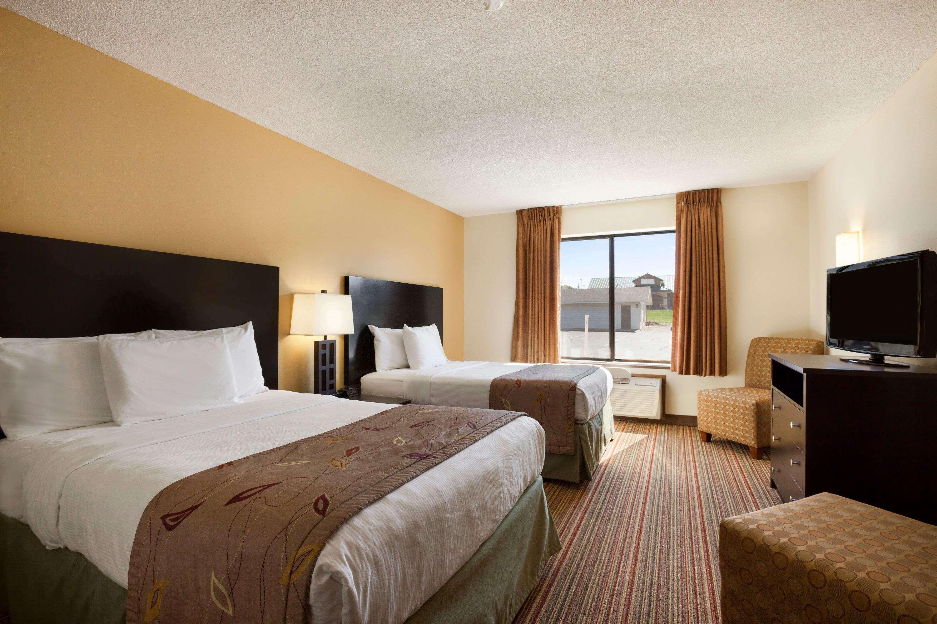 Hotel Ramada By Wyndham Wisconsin Dells I-90 Exterior foto