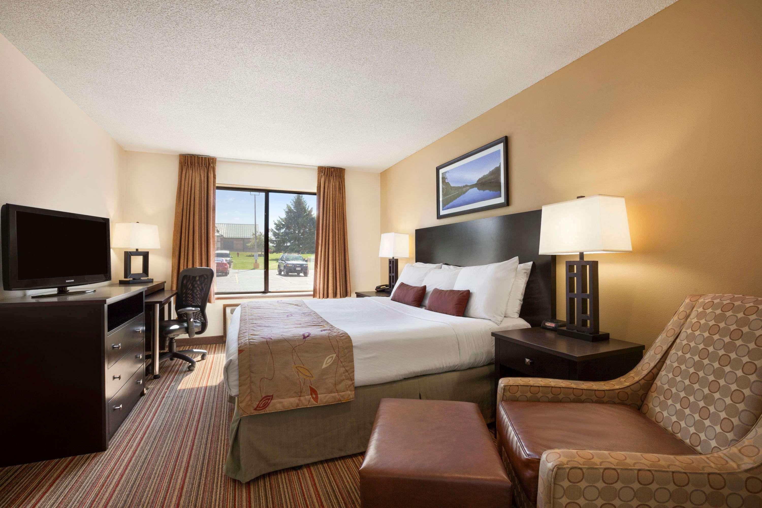 Hotel Ramada By Wyndham Wisconsin Dells I-90 Exterior foto