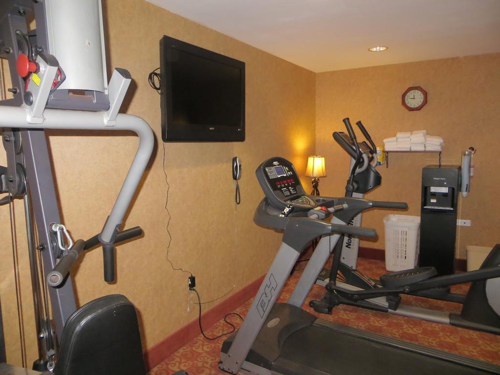 Hotel Ramada By Wyndham Wisconsin Dells I-90 Exterior foto